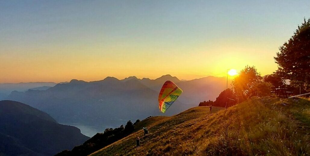 Du betrachtest gerade <svg style="background:#b9ffb7;fill:#000000" focusable="false" role="img" aria-labelledby="cat_20" class="category-icon" xmlns="http://www.w3.org/2000/svg" viewBox="0 0 512 512"><!-- Font Awesome Free 5.15.3 by @fontawesome - https://fontawesome.com License - https://fontawesome.com/license/free (Icons: CC BY 4.0, Fonts: SIL OFL 1.1, Code: MIT License) --><title id='cat_20'>Kategorie: Vereinsausflüge</title><path d="M256 160c-52.9 0-96 43.1-96 96s43.1 96 96 96 96-43.1 96-96-43.1-96-96-96zm246.4 80.5l-94.7-47.3 33.5-100.4c4.5-13.6-8.4-26.5-21.9-21.9l-100.4 33.5-47.4-94.8c-6.4-12.8-24.6-12.8-31 0l-47.3 94.7L92.7 70.8c-13.6-4.5-26.5 8.4-21.9 21.9l33.5 100.4-94.7 47.4c-12.8 6.4-12.8 24.6 0 31l94.7 47.3-33.5 100.5c-4.5 13.6 8.4 26.5 21.9 21.9l100.4-33.5 47.3 94.7c6.4 12.8 24.6 12.8 31 0l47.3-94.7 100.4 33.5c13.6 4.5 26.5-8.4 21.9-21.9l-33.5-100.4 94.7-47.3c13-6.5 13-24.7.2-31.1zm-155.9 106c-49.9 49.9-131.1 49.9-181 0-49.9-49.9-49.9-131.1 0-181 49.9-49.9 131.1-49.9 181 0 49.9 49.9 49.9 131.1 0 181z"/></svg> Vereinsausflug 2:  Camping und Sicherheitstraining am Idrosee